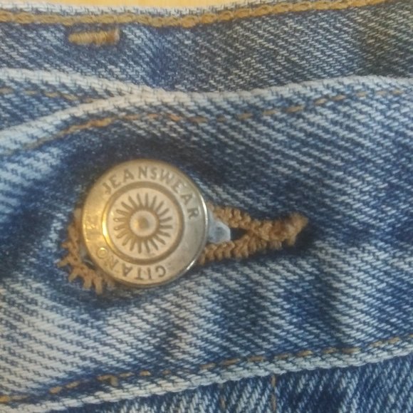 Vintage  Gitano  distressed jean shorts - Picture 4 of 7